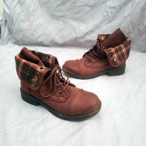 Arizona Women's 6M Faux Leather 1.25" Heel Ankle Boots Booties